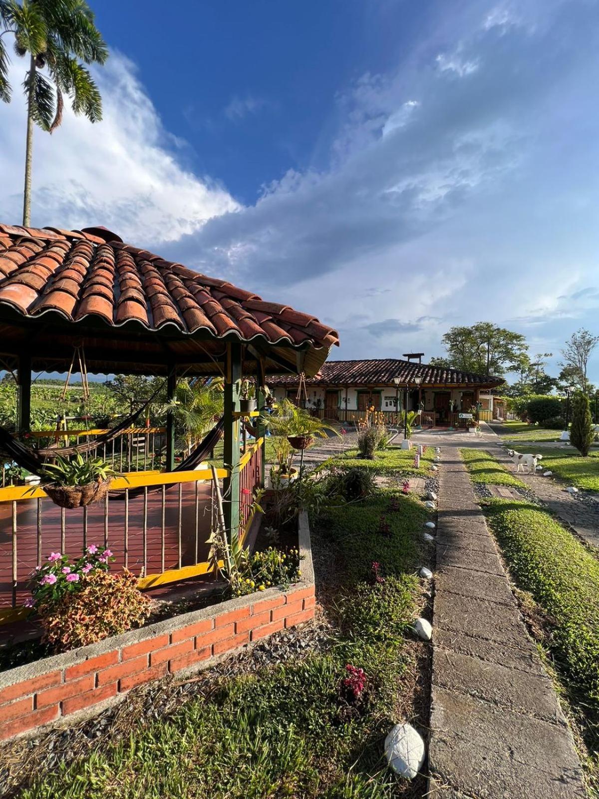 Hotel Casa Lemar Quimbaya Exterior foto