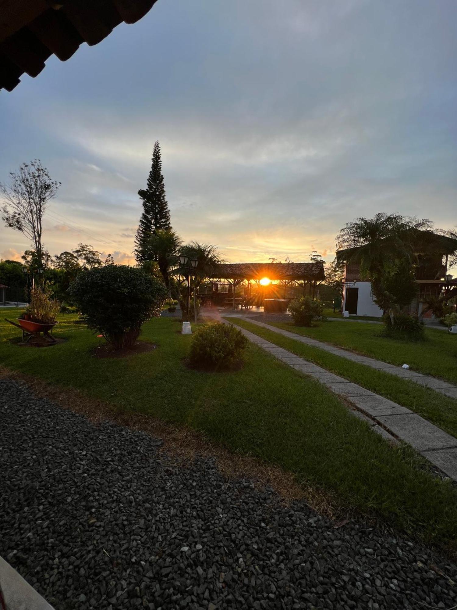 Hotel Casa Lemar Quimbaya Exterior foto